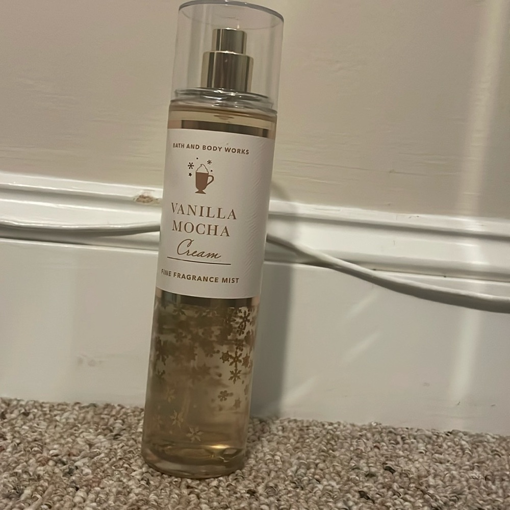 Full size, Bath and Body Works Vanilla Mocha Cream Perfume